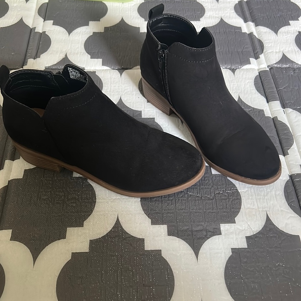 Time and Tru Women's Faux Suede Ankle Boots